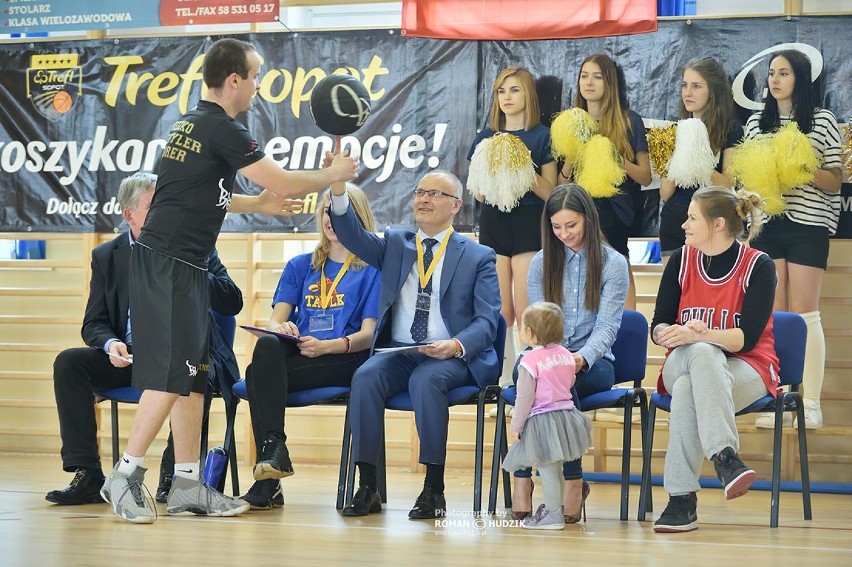 Żywiołowy finał Tczewskiej Amatorskiej Ligi Koszykówki [FOTOGALERIA]