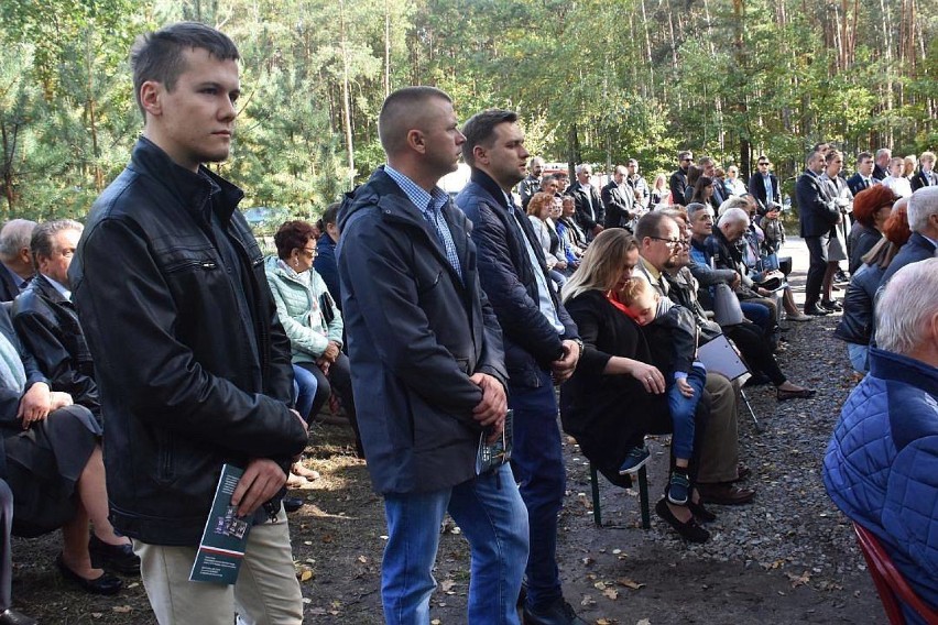 W Kalisku odsłonięto pomnik pamięci zamordowanych cywilów [ZDJĘCIA] 