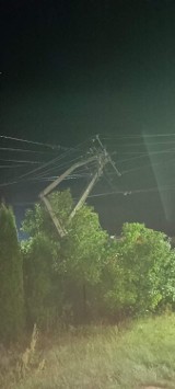 Nocny wypadek w Smolnie (gmina Puck) pozostawił mieszkańców bez prądu na kilkanaście godzin | ZDJĘCIA, NADMORSKA KRONIKA POLICYJNA