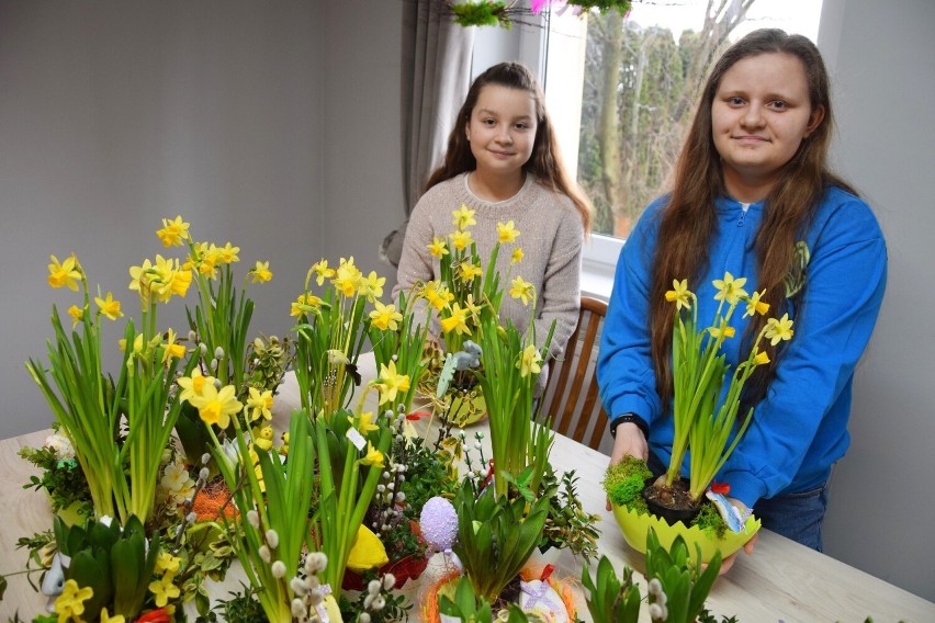 Kiermasz Wielkanocny w Zduńskiej Woli-Karsznicach. Miał także charytatywny wymiar. Wsparcie dla szkoły i chorej Natalki ZDJĘCIA