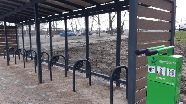 W Tarnowie powstało pięć nowych wiat na rowery