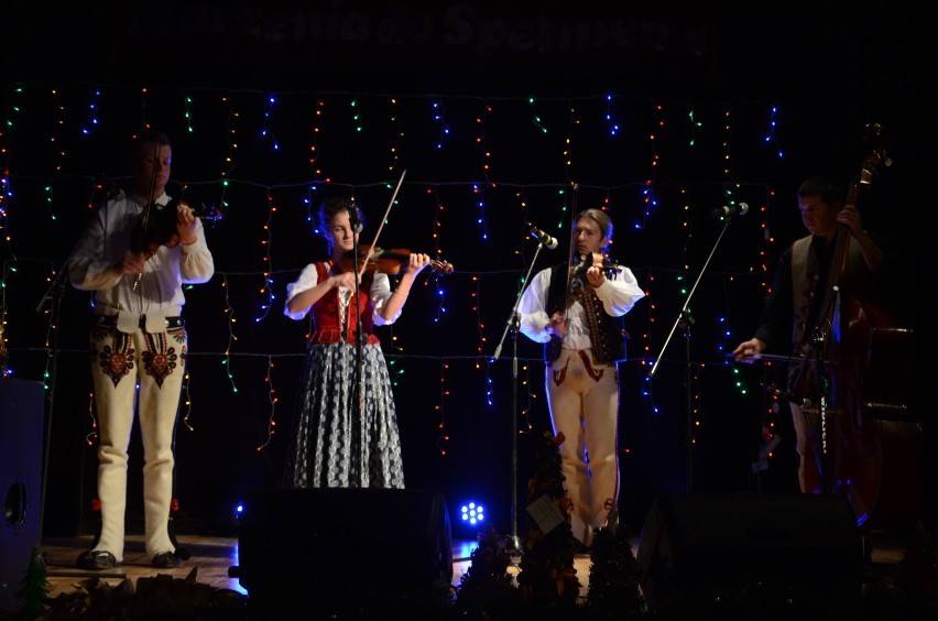 Wieruszów: Muzyczna podróż do Betlejem w WDK