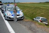 Tczew. Policjanci pracowali na miejscu wypadku drogowego w Swarożynie, niedaleko Tczewa [ZDJĘCIA]