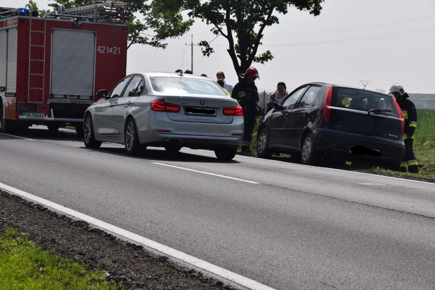 Zderzenie aut na trasie Żydowo - Września. W jednym z pojazdów podróżowało dziecko