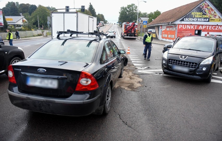 Wypadek w Żurawicy pod Przemyślem. W zderzeniu trzech samochodów poszkodowane zostały dwie kobiety [ZDJĘCIA]