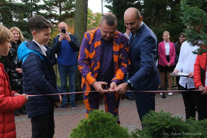 Nowy mural w Białymstoku powstał na ścianie Szkoły Podstawowej nr 20, to jej patron! [ZDJĘCIA] 