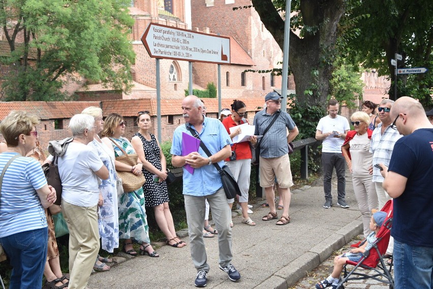 Malbork. Kolejny spacer z przewodnikiem PTTK. Historia jednego miejsca, w którym tętniło życie