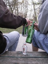 Miłków: Pobił i okradł 55-latka. Wcześniej pili razem alkohol