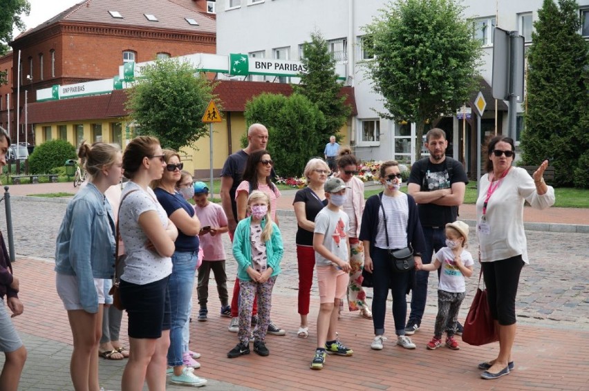 Spacer po Tucholi z przewodnikiem. Mamy zdjęcia. Wiadomo, kiedy będą kolejne spacery 