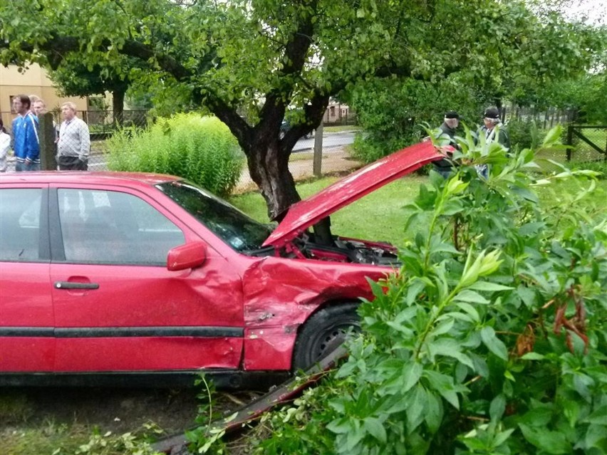 Wypadek w Zduńskiej Woli zdarzył sie u zbiegu ulic Głównej i...