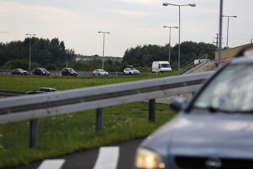 Takie korki przy zjeździe z autostradowej obwodnicy Krakowa...