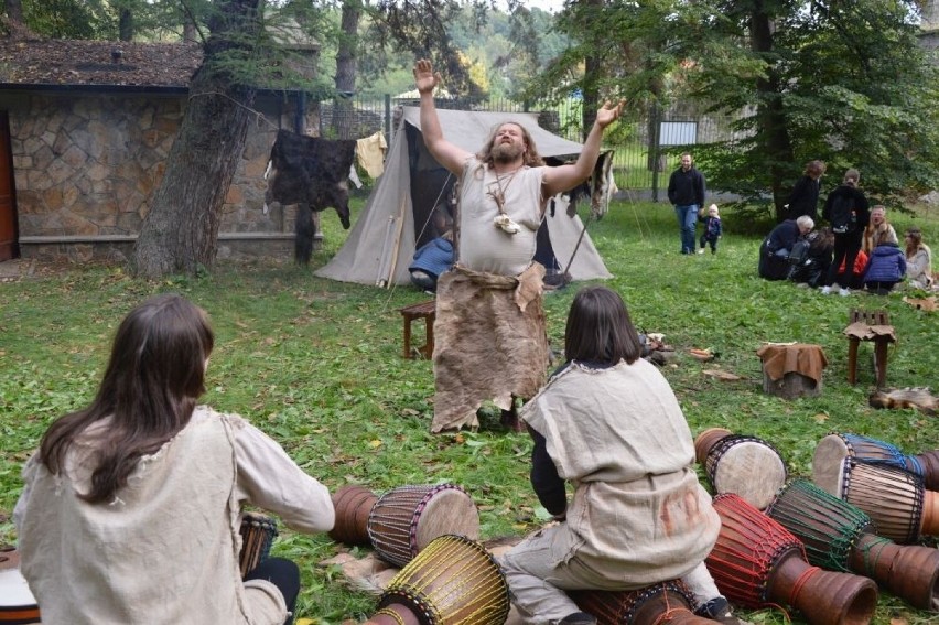 Piknik archeologiczny Rydno w Skarżysku-Kamiennej. Tak żyli ludzie w epoce kamienia