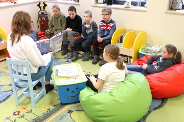 Podczas zimowych ferii dzieci na pewno nie będą się nudzić w bibliotece, na turnusach poznają atrakcyjny świat