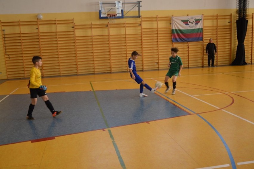Mikołajkowy turniej młodych piłkarzy w Zduńskiej Woli [zdjęcia]