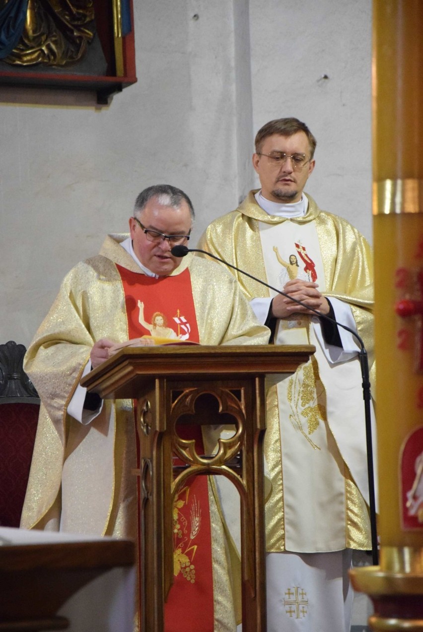 Malbork. Wigilia Paschalna w kościele św. Jana Chrzciciela [ZDJĘCIA, WIDEO]. Wierni zostali w domach