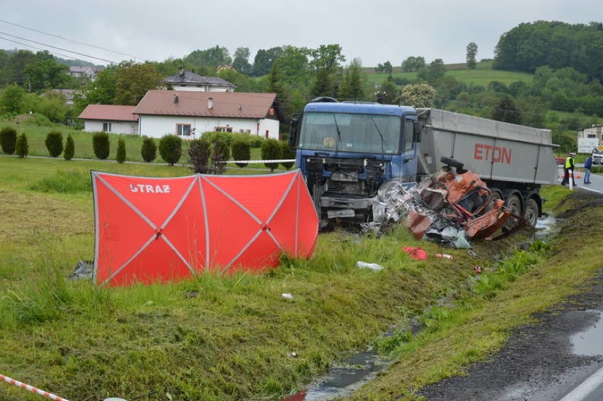 Olszyny. Tragiczny wypadek, dwie kobiety nie żyją [ZDJĘCIA, WIDEO]