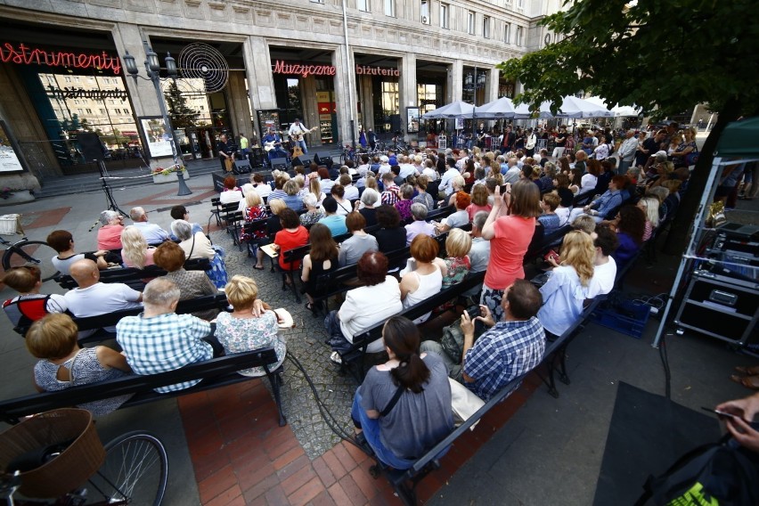 Spektakle plenerowe Warszawa. Teatr Polonia i Och-Teatr zapraszają na 49 spektakli w plenerze zupełnie ZA DARMO!