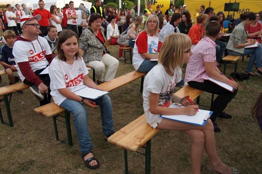 Gniezno:prawie 50 osób pisało dyktando. Autorem tekstu wiceprezydent Czesław Kruczek.