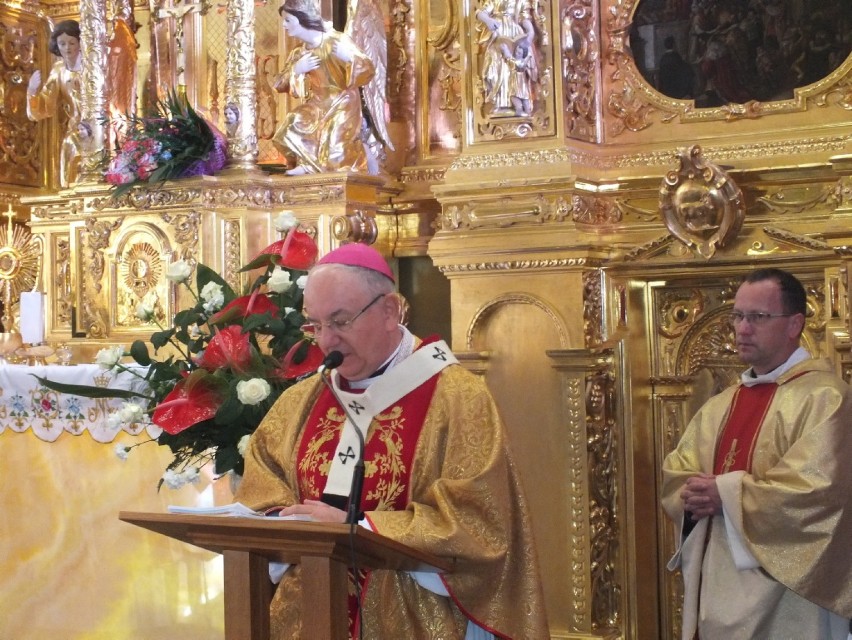 W poniedziałkowych uroczystościach w parafii WNMP w Kraśniku...