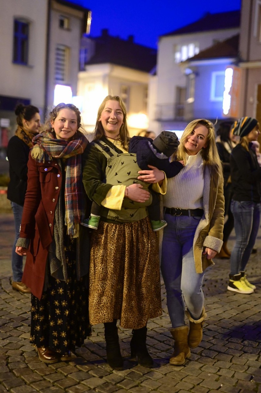 Lubliniec. Zatańczyli na Rynku w proteście przeciwko przemocy wobec kobiet