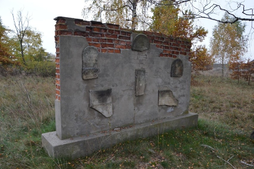 Cmentarz żydowski w Łowiczu. Miejsce, w którym zatrzymał się czas [ZDJĘCIA]