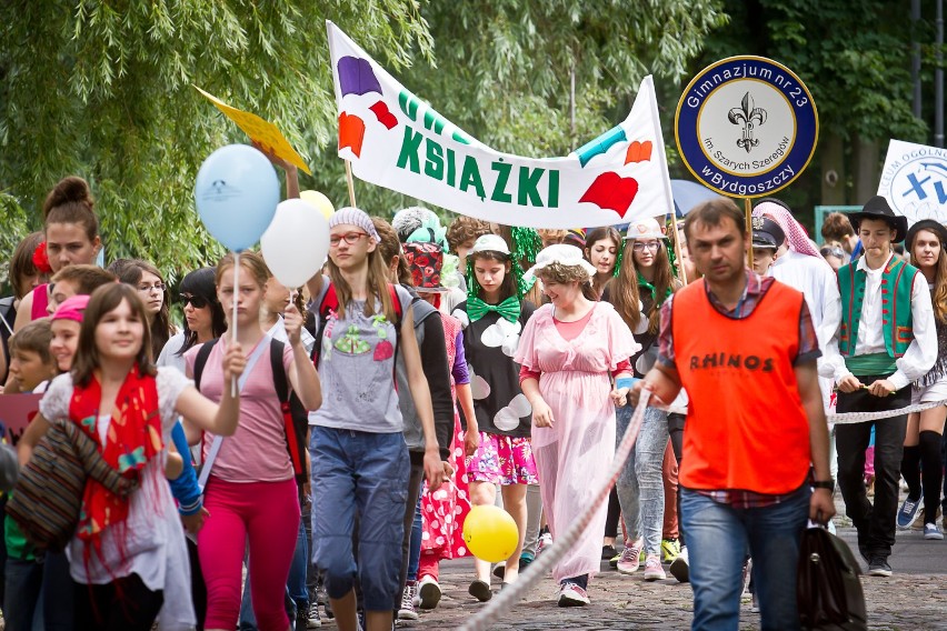 Przemarsz miłośników książek wyruszy we wtorek o 10.30 z ul....