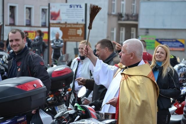 Rozpoczęcie sezonu motocyklowego. Najpierw modlitwa i święcenie, a później parada ulicami Bytowa