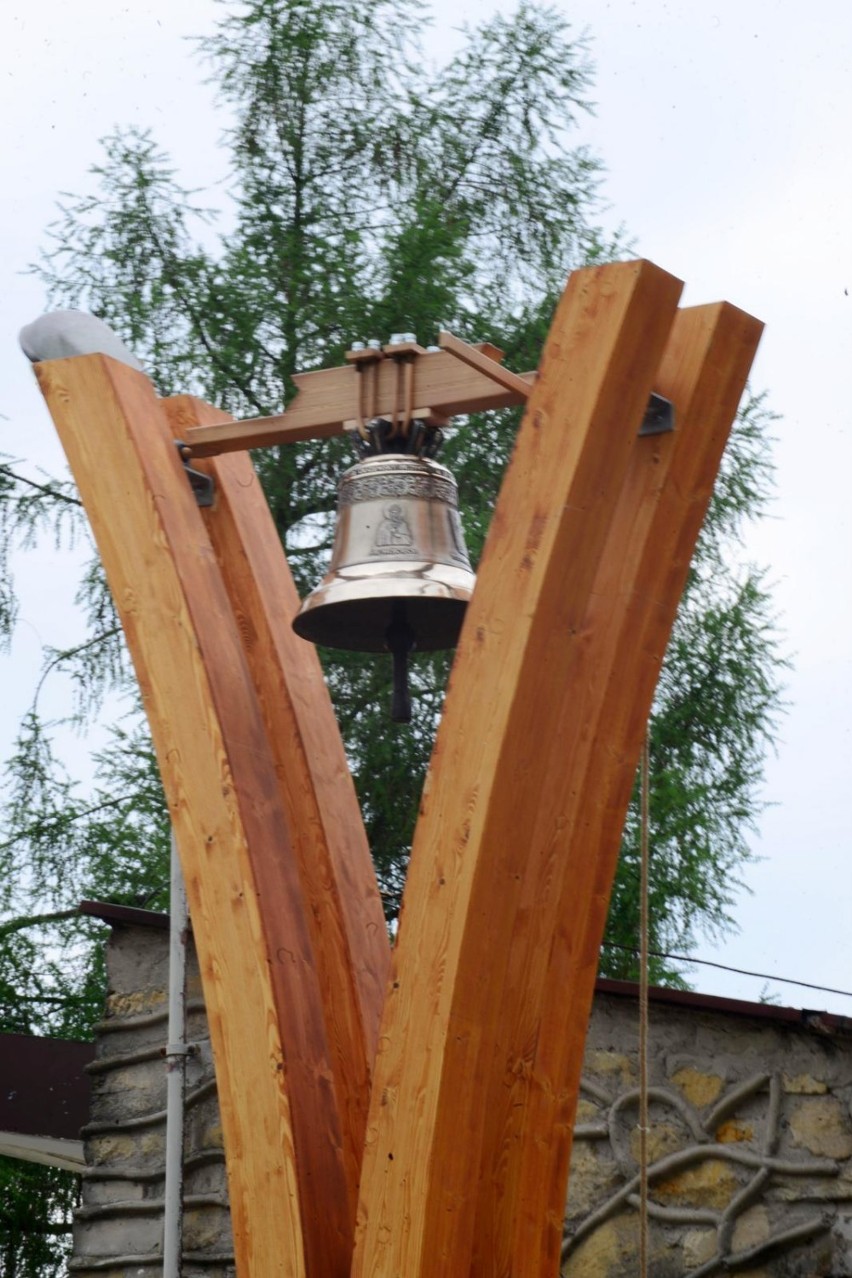 Historia poświęcenia dzwonu na cmentarzu komunalnym w Międzyrzeczu [ZDJĘCIA]