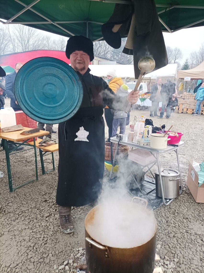 Kiermasz Kultury Wołoskiej w Bukowsku w świątecznym klimacie. Zobacz, co można było kupić! (ZDJĘCIA) 