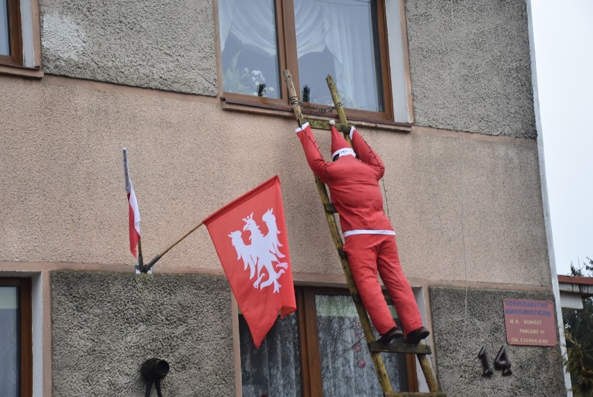 Największa żywa szopka w Wielkopolsce zaprasza w odwiedziny. W Pawłowie sam Gwiazdor wita gości [FOTO]