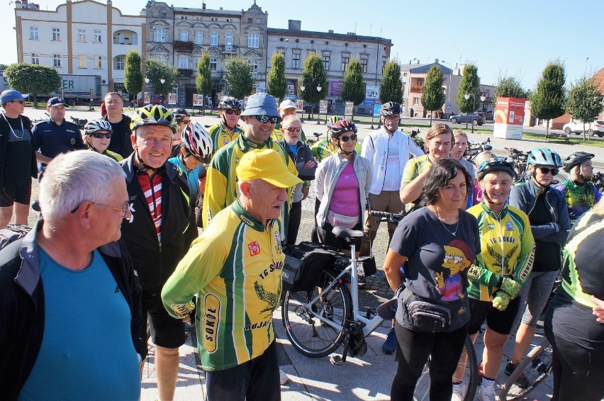 Turyści rowerowi z kilku klubów z terenu województw...