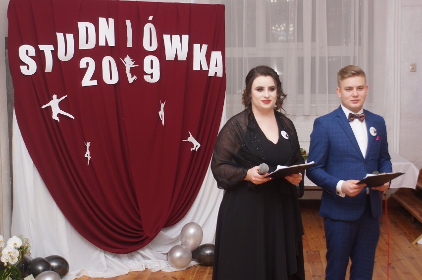 Studniówka Zespołu Szkół nr 1 w Liskowie. ZDJĘCIA