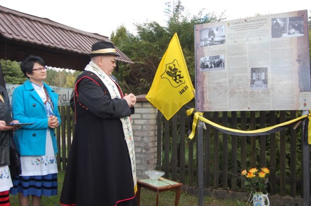 Stowarzyszenie Kobiet Zgorzałego zorganizowało uroczystość pn. Powrót do korzeni". Nadano też  imię miejscowej Izbie Regionalnej.