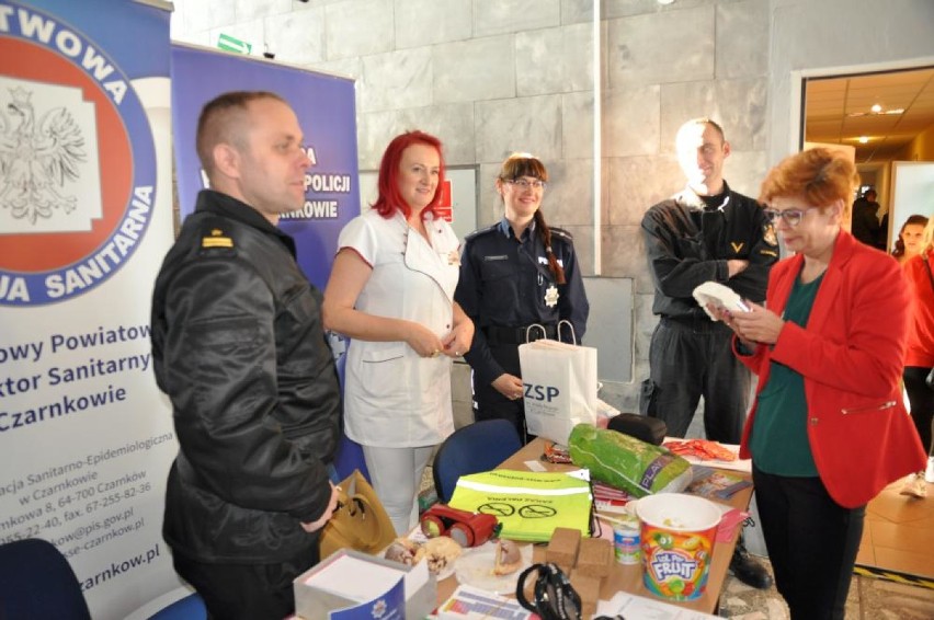 Policjanci przyłączyli się do akcji „Nie bądź żyła! Oddaj krew! Zostań dawcą szpiku”