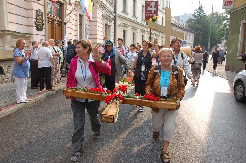 Z Tarnowa na Jasną Górę. W czwartek wyrusza jedna z największych pielgrzymek w kraju. Zaraz po wyjściu podzieli się na dwie części 