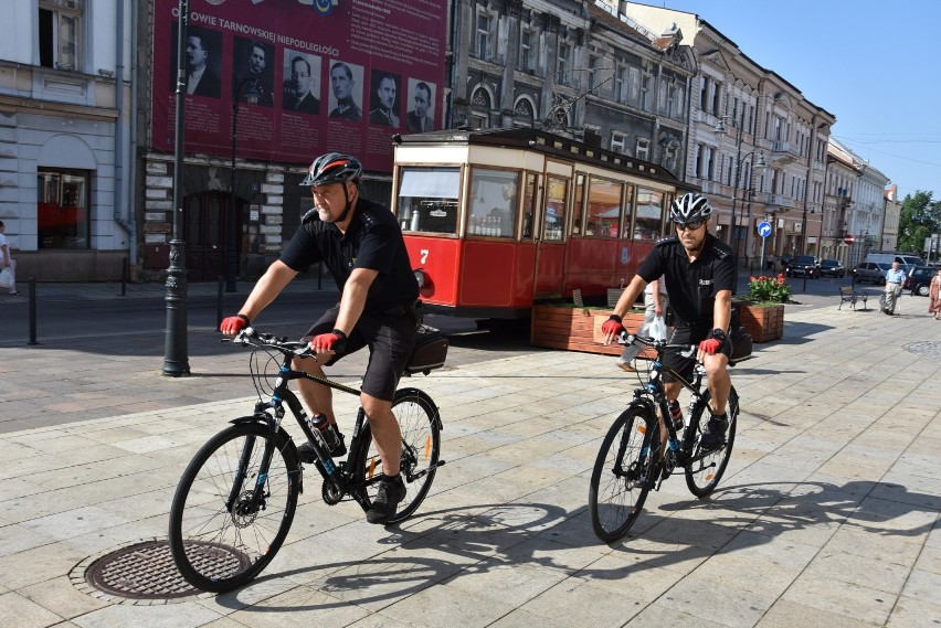 Strażnicy miejscy patrolują na rowerach tarnowskie ulice