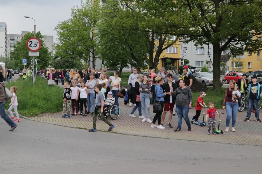 W Sosnowcu bito rekord Polski w przeciąganiu autokaru