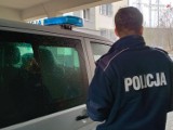 Wodzisławscy policjanci pomogli seniorce. Kobieta znalazła się w bardzo trudnej sytuacji. Nie mogła liczyć na pomoc ze strony rodziny