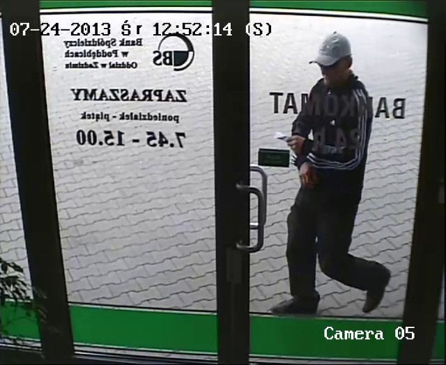Napad na bank w Zadzimiu - zdjęcia z monitoringu
