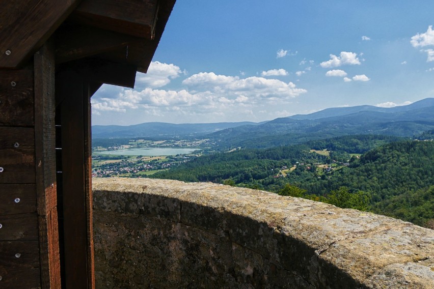 Zamek Chojnik jest jedną z najbardziej znanych ruin...