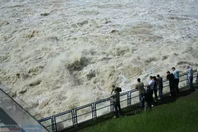 Tak była sytuacja na tamie podczas powodzi we Włocławku w 2010 roku 