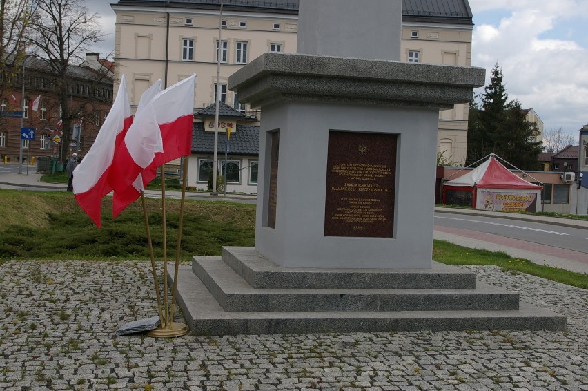 Gorlicka rocznica Konstytucji 3 Maja w bazylice i przy Pomniku Niepodległości