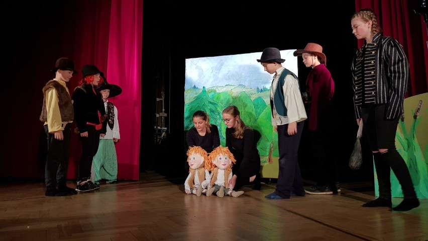 Strzeleckie Spotkania Amatorskich Teatrów Lalek 2018. Grupa "Gałganek" z Luboszyc i "Lalkarze" ze Spytkowic zajęli pierwsze miejsce