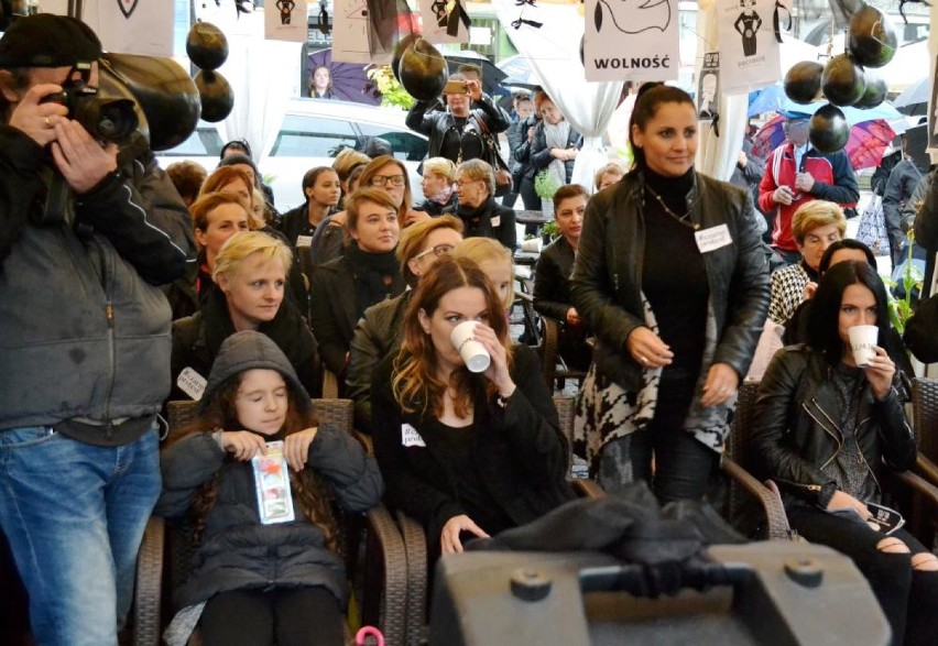 Czarny protest w Ostrowie [FOTO]