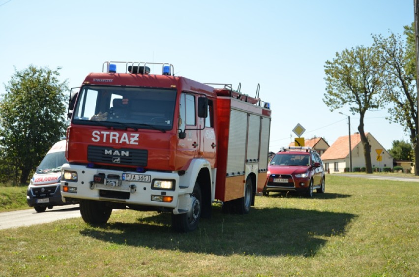 ŚMIERĆ NA DRODZE: Na drodze powiatowej w kierunku miejscowości Raszewy zginął kierowca osobówki [ZDJĘCIA]