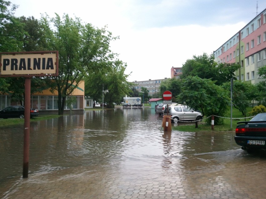 Zalane Skierniewice. Zobacz zdjęcia ulic pełnych wody