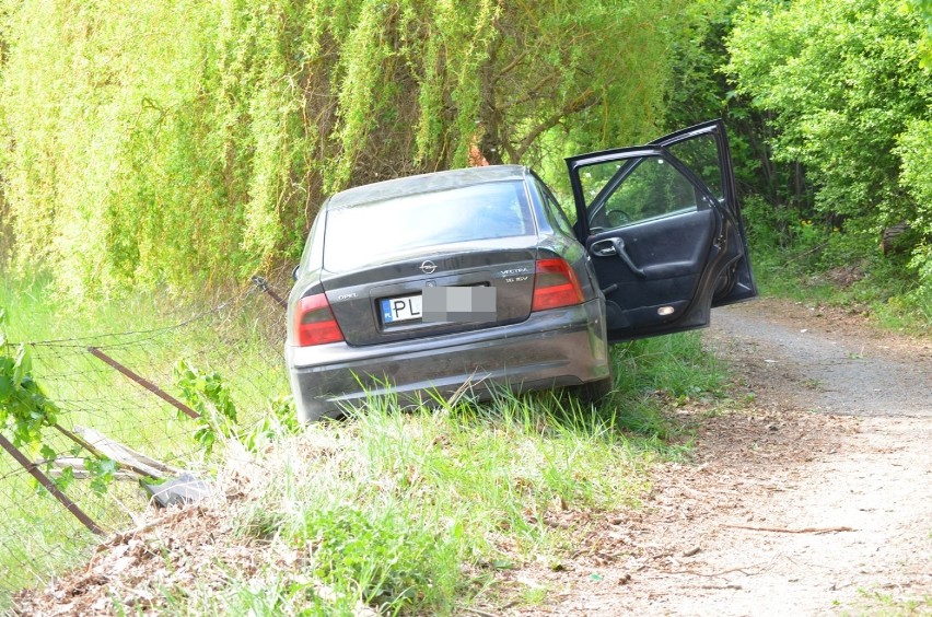 Głogów: Trwa policyjna obława na kierowcę, który nie zatrzymał się do kontroli, a potem porzucił auto