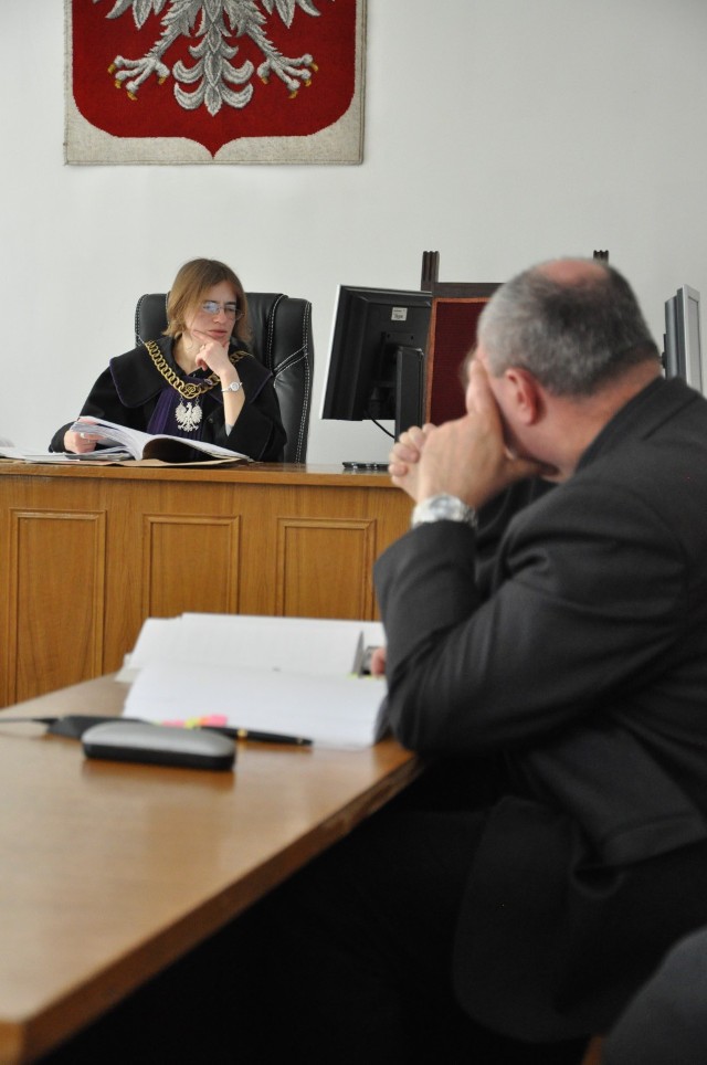 Stefan Kolawiński na ławie oskarżonych. Burmistrz Bochni  pełni tę funkcję  od  niespełna czterech lat