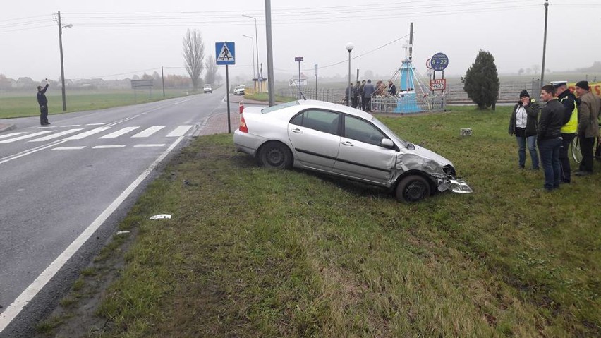 Groźny wypadek w Grążowicach na drodze krajowej nr 12. Cztery osoby ranne [ZDJĘCIA]