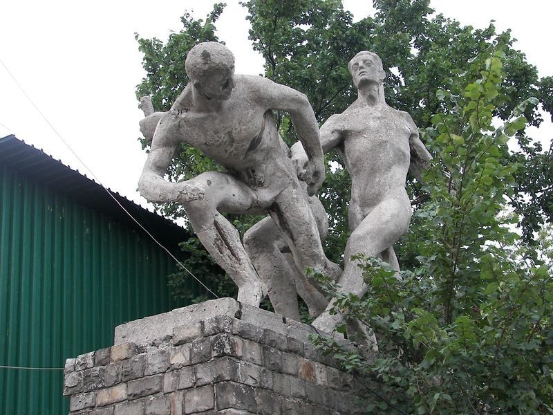 Pomnik "Sztafeta" przy Stadionie Narodowym - autor: Adam...